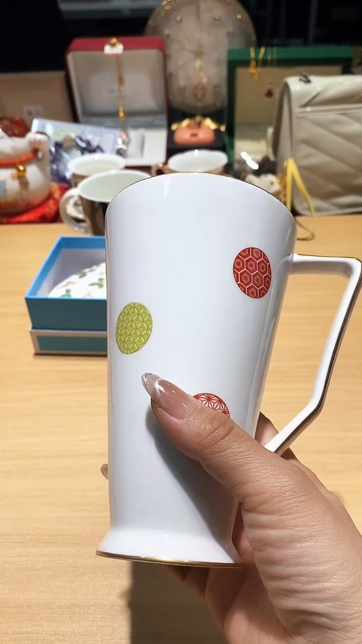瓷片碗碟好物一件不留@@1