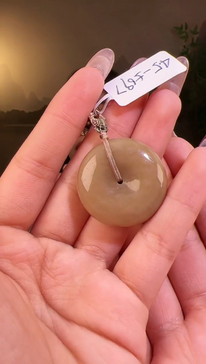 【闪购商品】和田玉颈饰未镶嵌扣cp