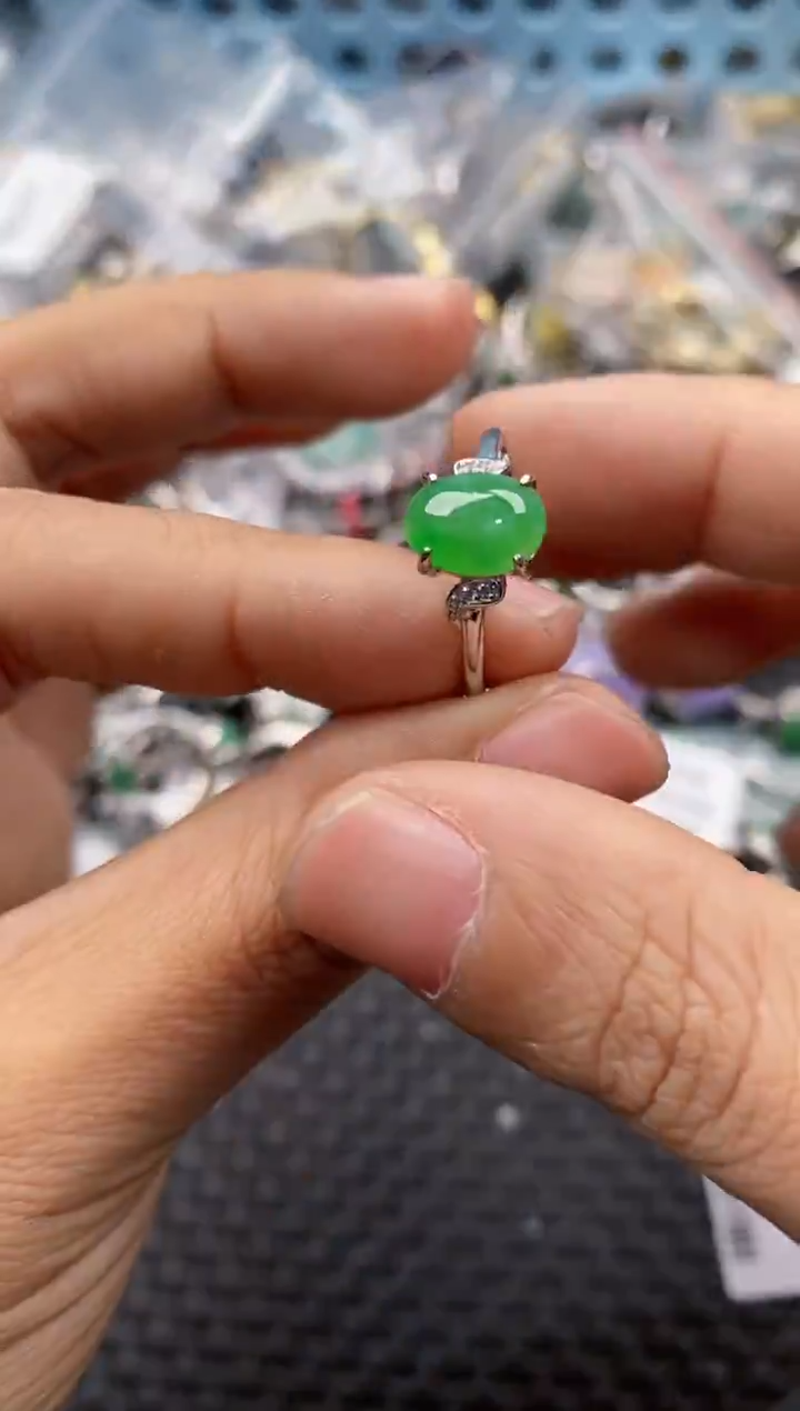 银S925镶嵌戒指翡翠888         9