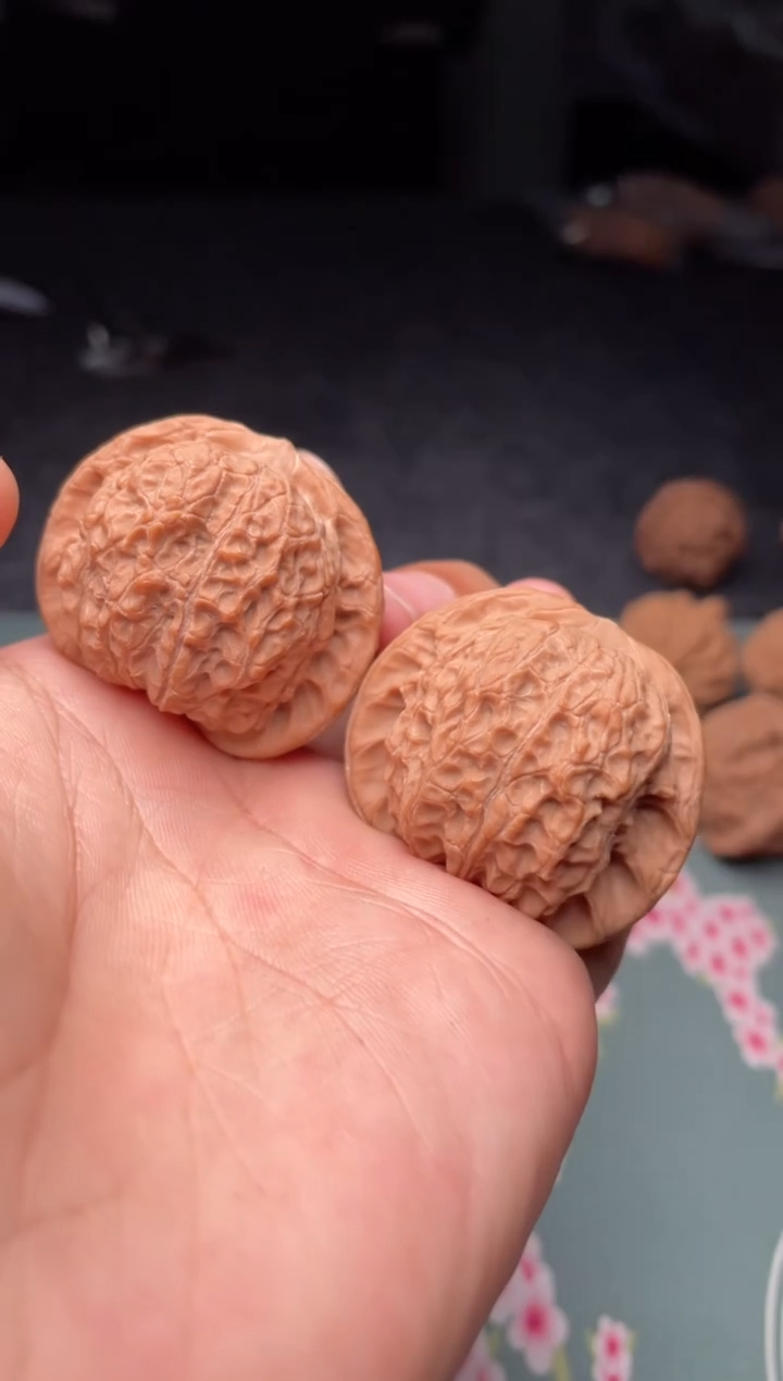 把件文玩核桃a142 血麒麟  40尺