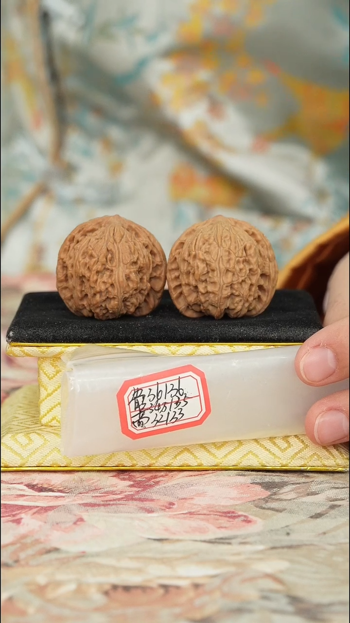 【闪购商品】文玩核桃把件密纹狮子头