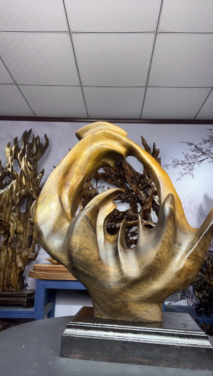 金丝楠木雕款荣****窗金丝楠木工艺品摆件