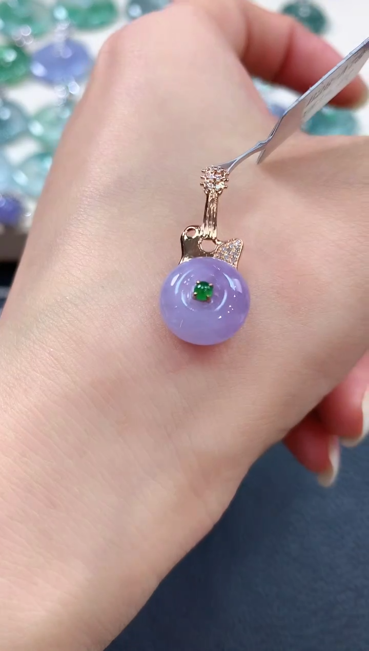 【闪购商品】翡翠吊坠(不含链)18K金镶嵌b5多样性一件发货有色差