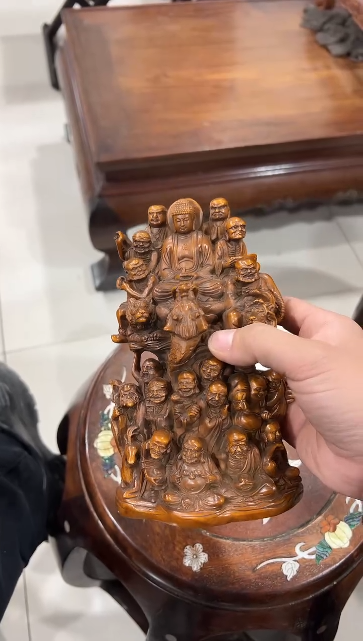 努*黄杨木十八罗汉如来像