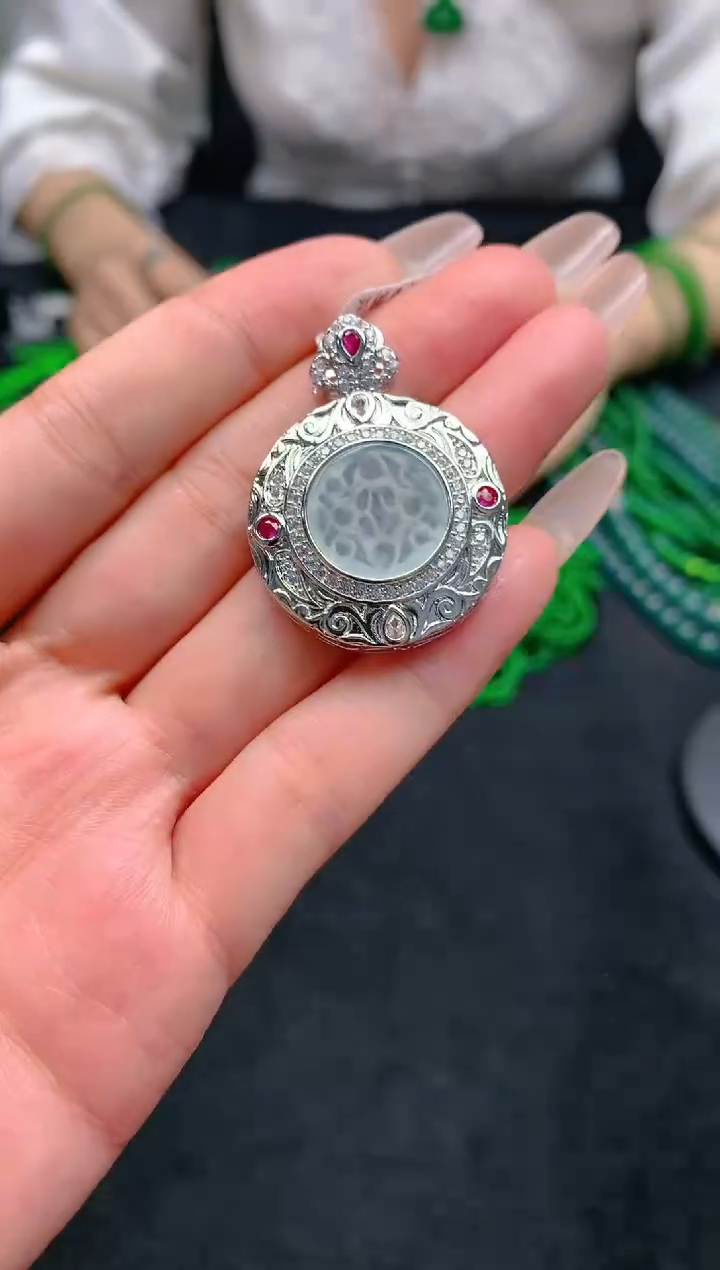 翡翠未镶嵌颈饰天然A货翡翠