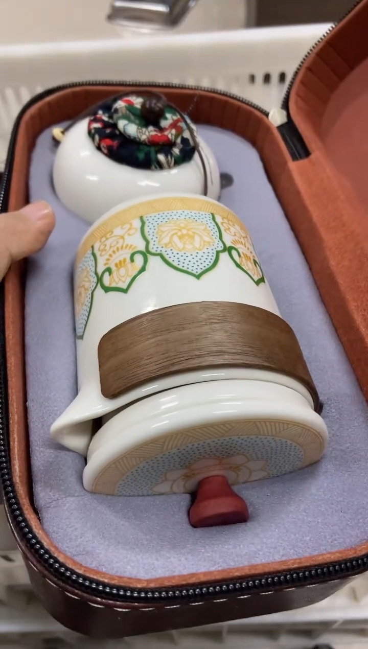 杯无运费险有瑕疵的摄影的产品有使用过的痕迹有点脏介意勿拍