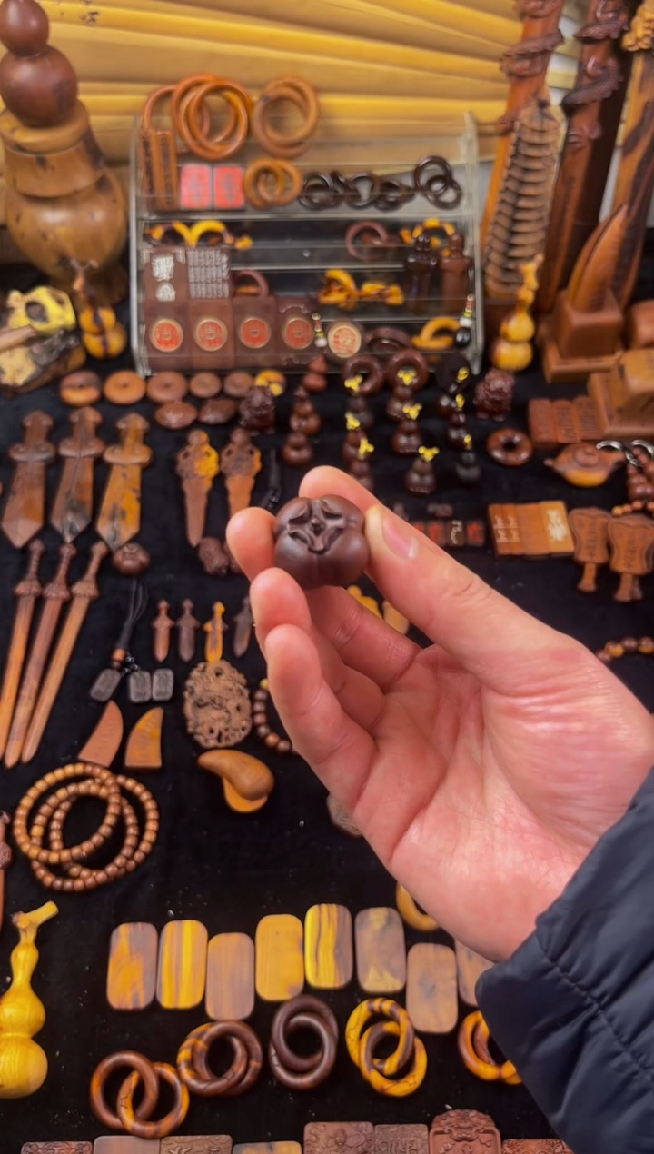 【闪购商品】枣木枣木柿子＋花生2个