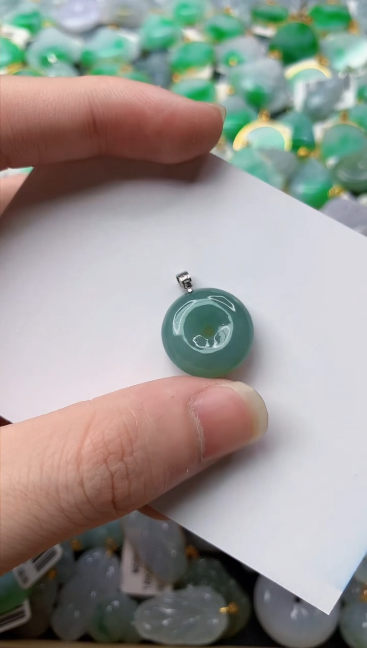 【闪购商品】翡翠颈饰18K金镶嵌81..........