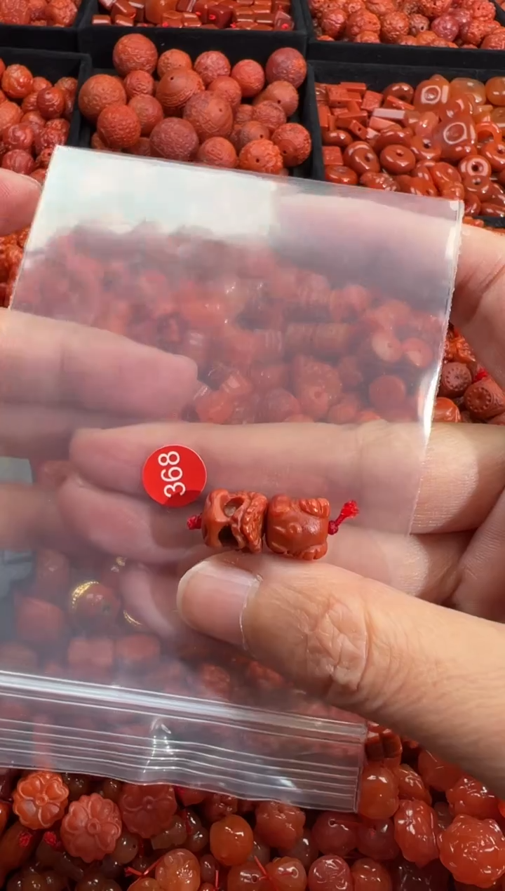 南红玛瑙未镶嵌颈饰1