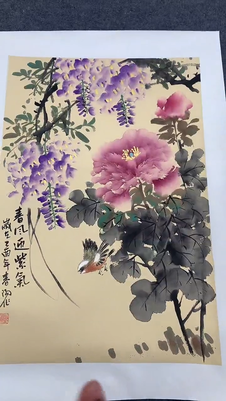 竖款精品开三花鸟，春风
