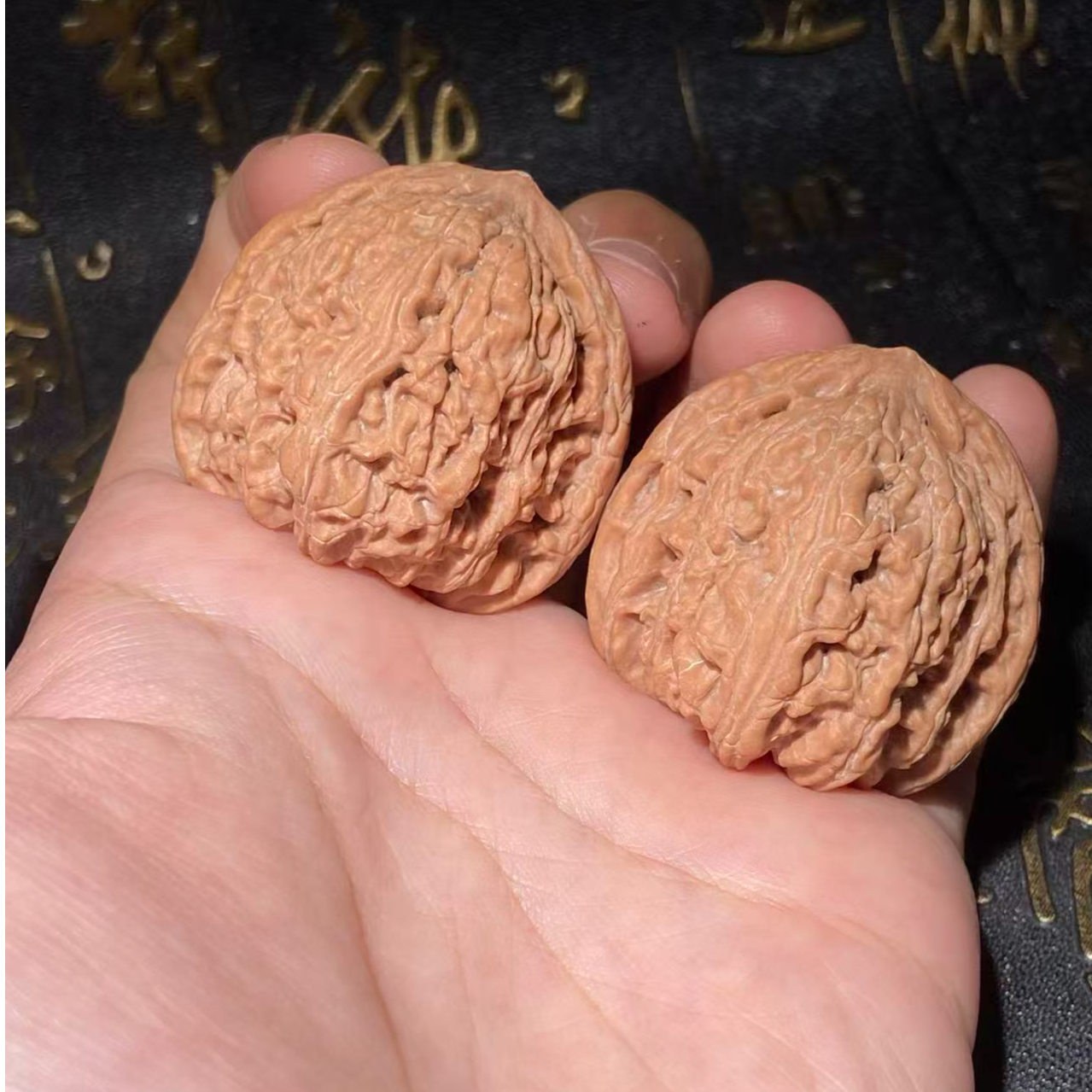 文玩核桃把件红宝石边36.5肚37高34.5