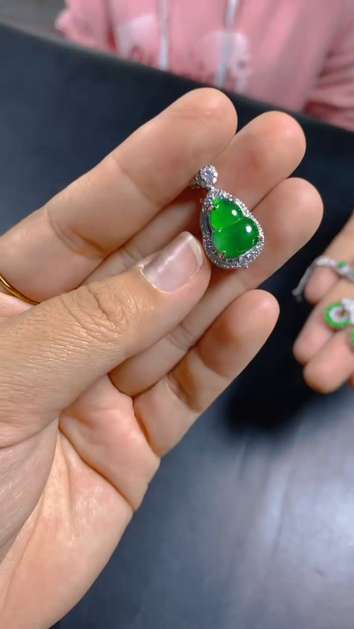 【闪购商品】翡翠吊坠(赠链)未镶嵌0699204858多样性发一