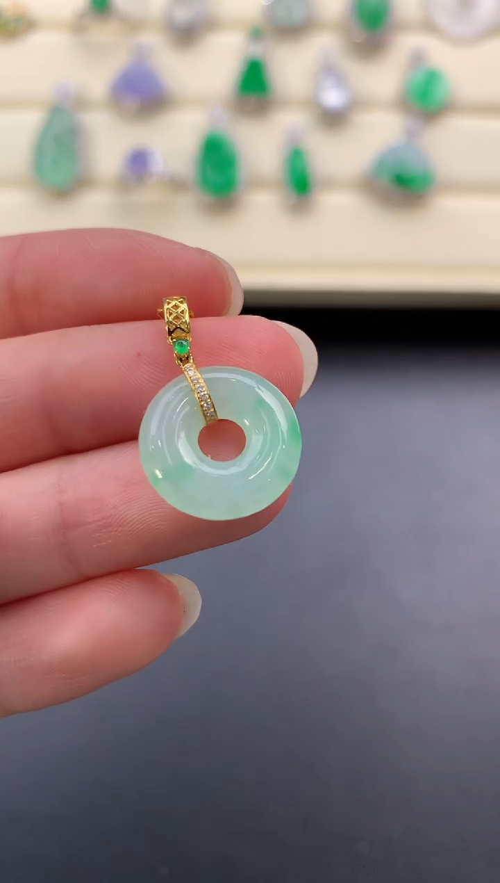 【闪购商品】翡翠颈饰18K金镶嵌W353