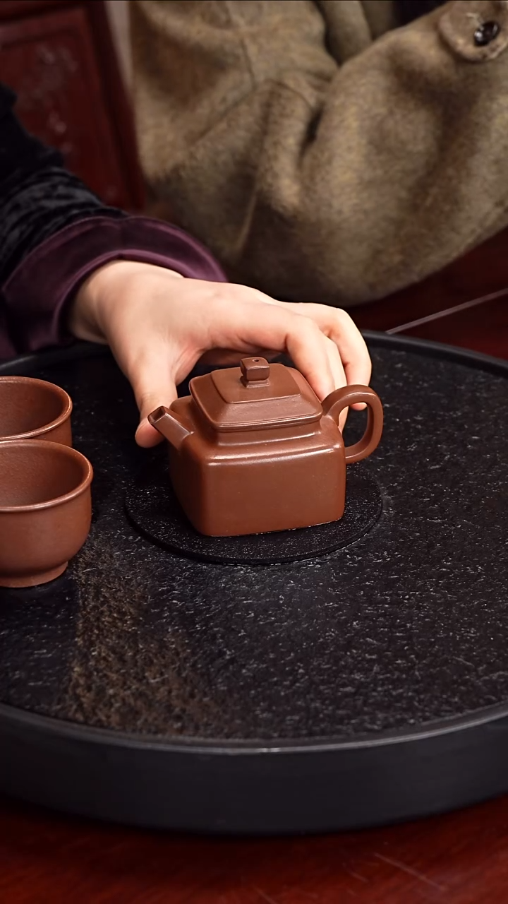 茶壶紫砂陈红 四方德钟50   紫檀泥 180毫升 配两只杯