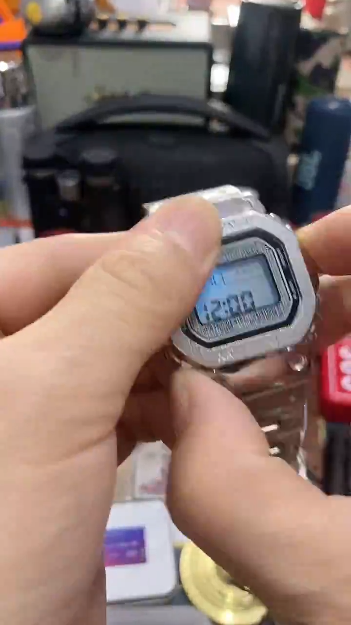 瓷片闪购商品  如图所示