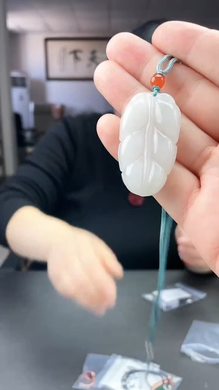 【闪购商品】石英质玉树叶天山翠未镶嵌20