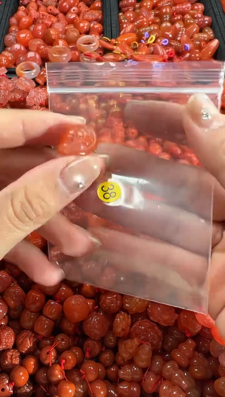 【闪购商品】南红玛瑙颈饰未镶嵌1