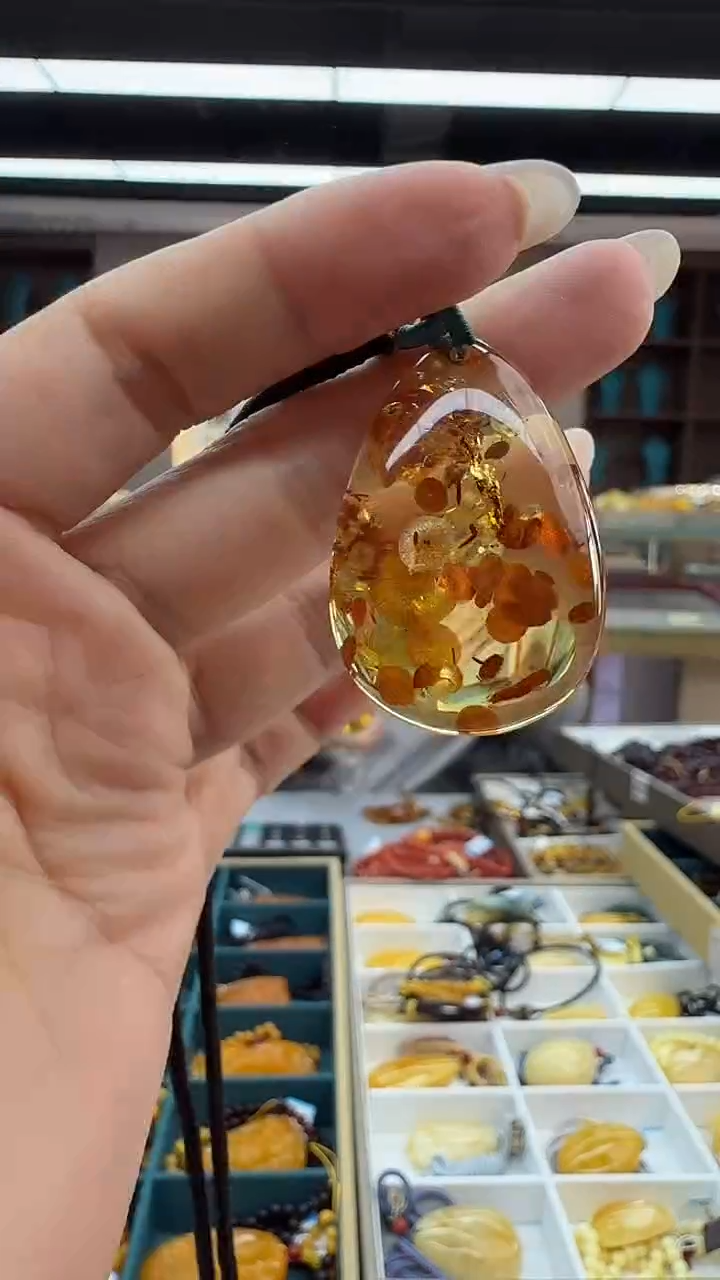 琥珀颈饰未镶嵌220秒拍号 假一罚三 