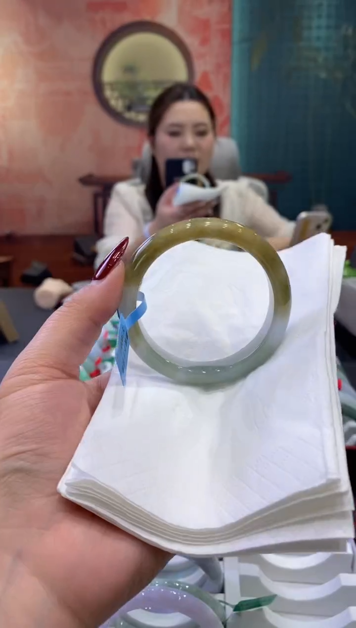 【闪购商品】翡翠手镯未镶嵌多人0019334