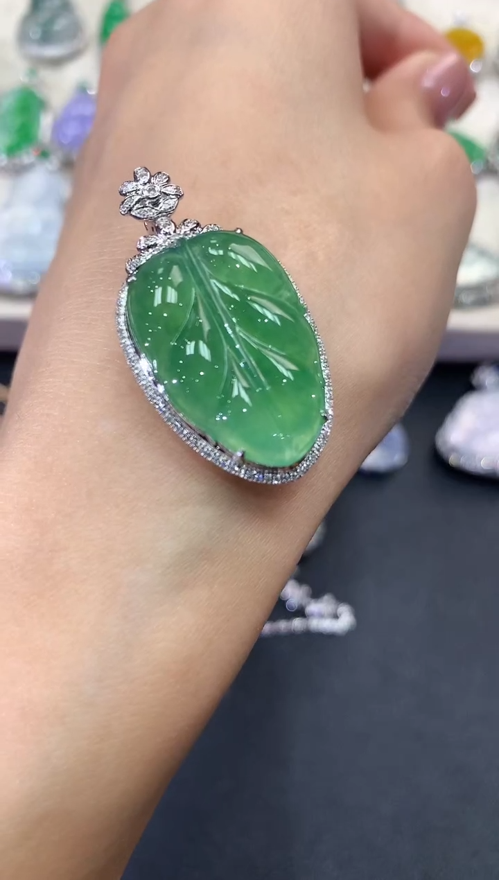 【闪购商品】翡翠吊坠(不含链)18K金镶嵌a143