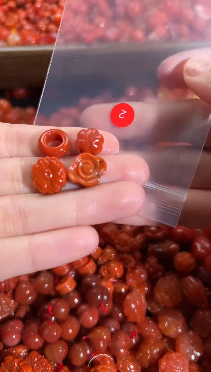 颈饰未镶嵌南红玛瑙1