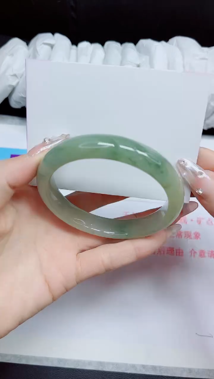 石英质玉手镯未镶嵌330