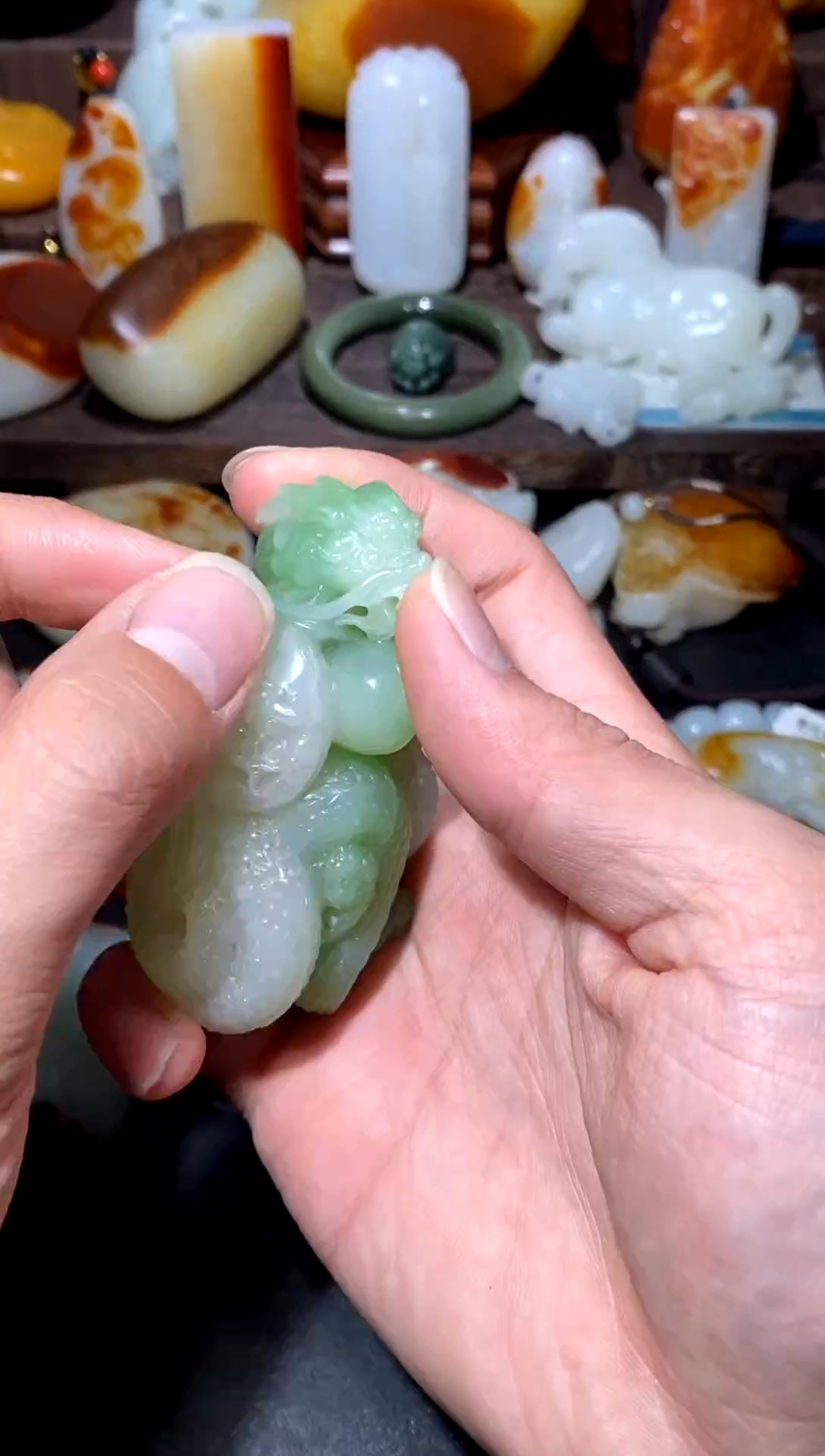 未镶嵌和田玉挂件中**口绘画风格刚好合适的士大夫