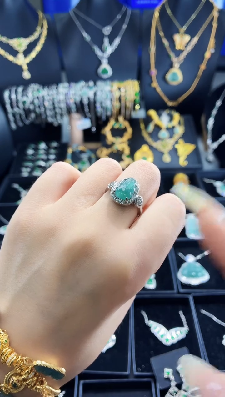 翡翠未镶嵌吊坠(不含链)天然翡翠a货 多样性发其一