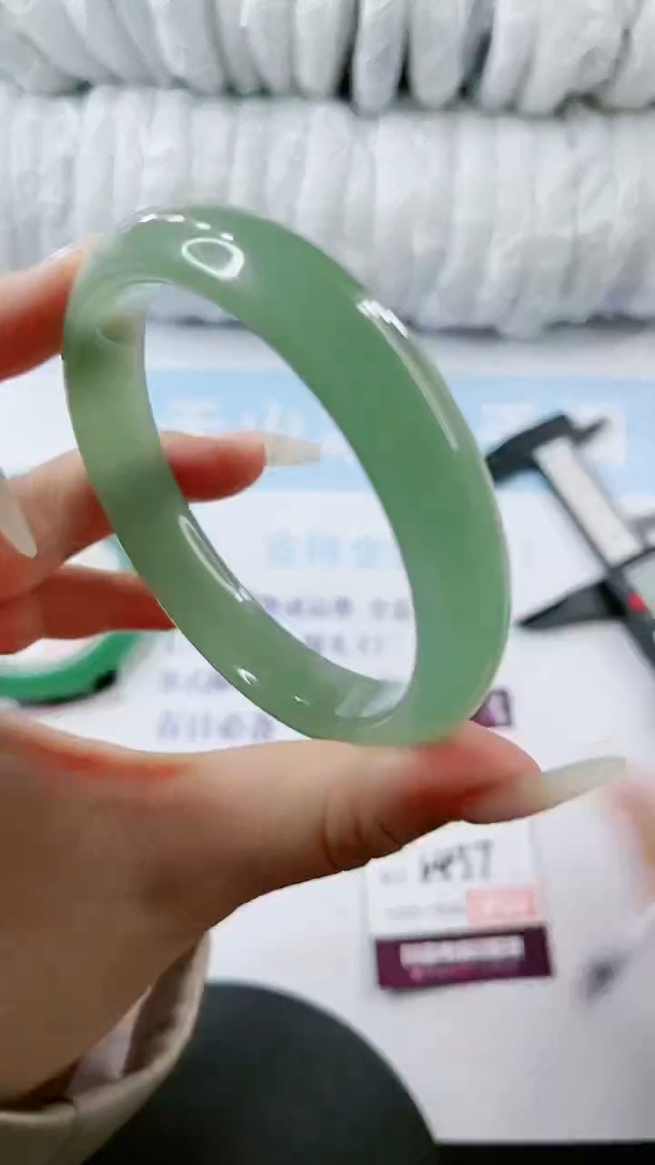 【闪购商品】石英质玉未镶嵌手镯多样性发货V437-64