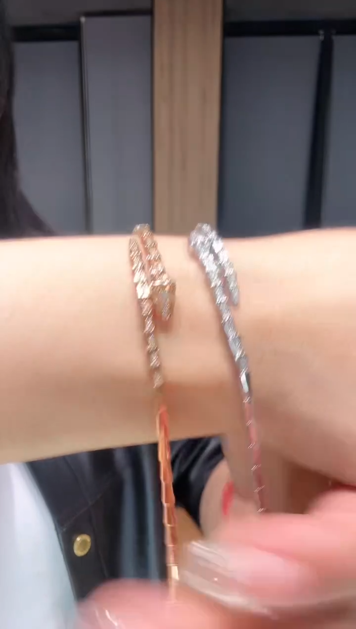 【闪购商品】钻石手链18K金镶嵌蛇手链多样性发其一