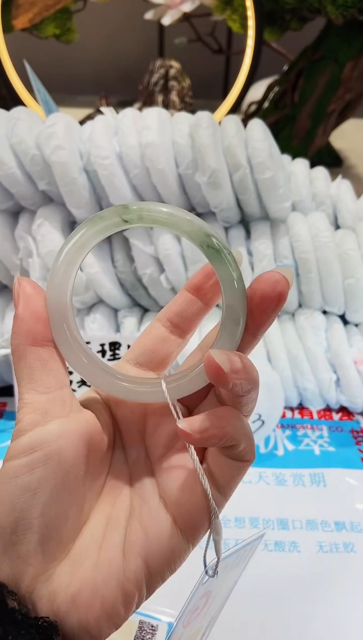 【闪购商品】石英质玉手镯未镶嵌3-55