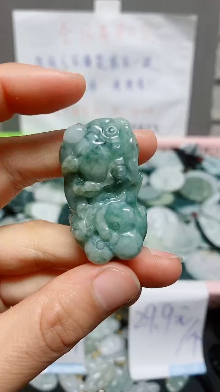 【闪购商品】翡翠颈饰未镶嵌天然翡翠A货