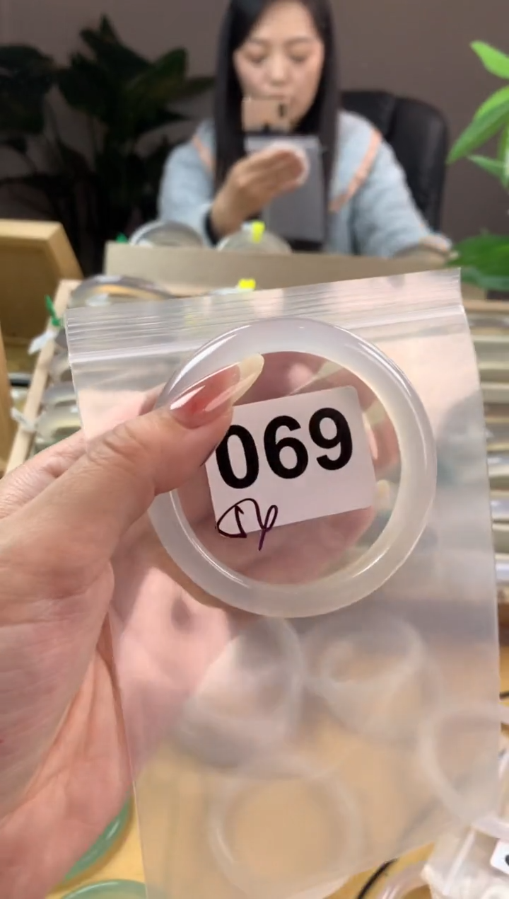 【闪购商品】玛瑙/玉髓手镯未镶嵌069