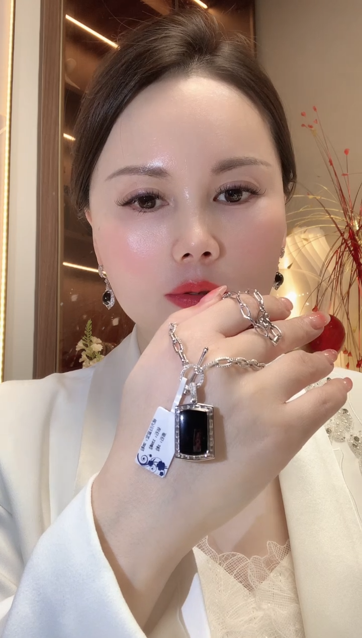 【闪购商品】翡翠套链18K金镶嵌W24   