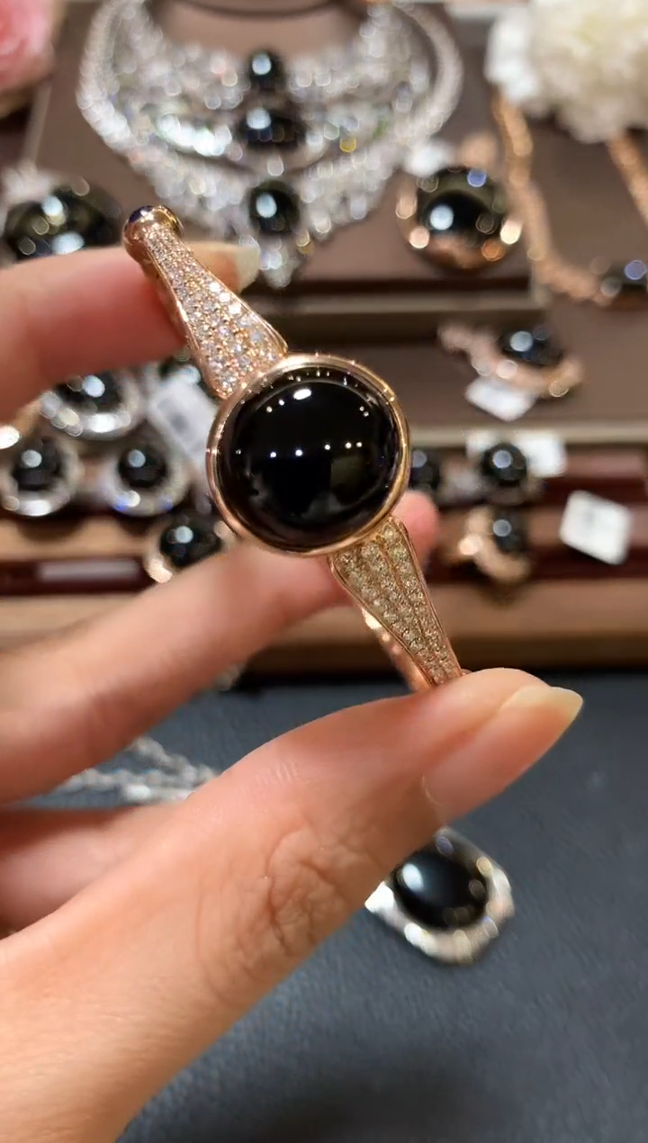 18K金镶嵌手镯翡翠炮**糖m150  