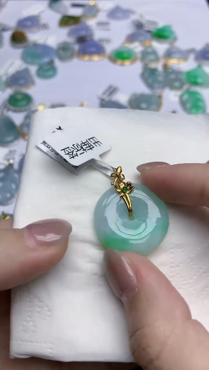 【闪购商品】翡翠颈饰18K金镶嵌天然翡翠A货