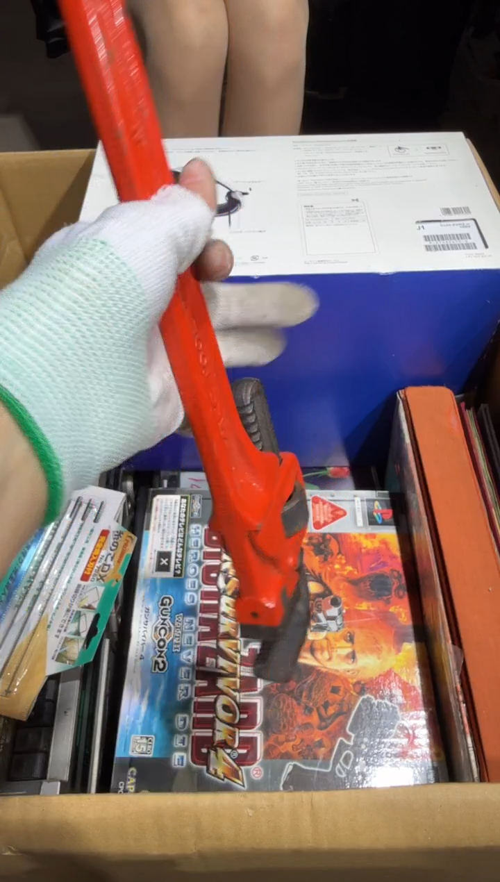8新2****1 719   中古商品，瑕疵品，不保好坏。