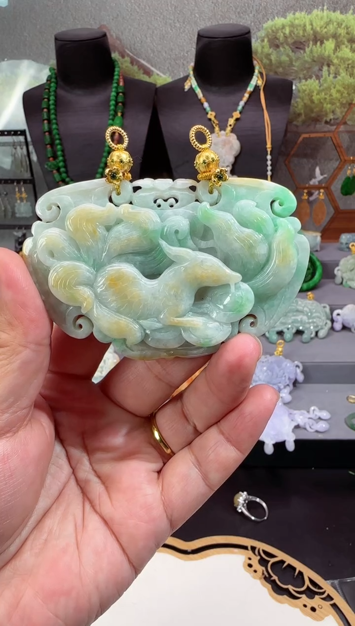 【闪购商品】翡翠颈饰未镶嵌牌子