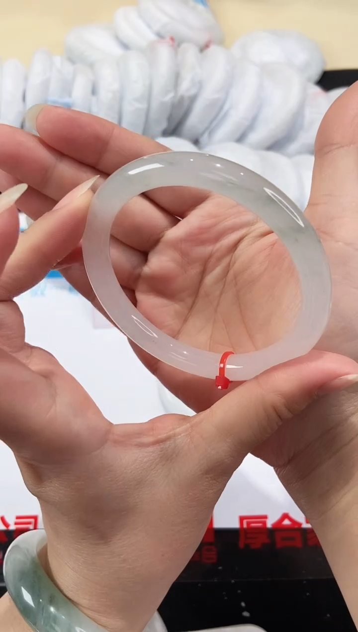 【闪购商品】石英质玉手镯未镶嵌243-60