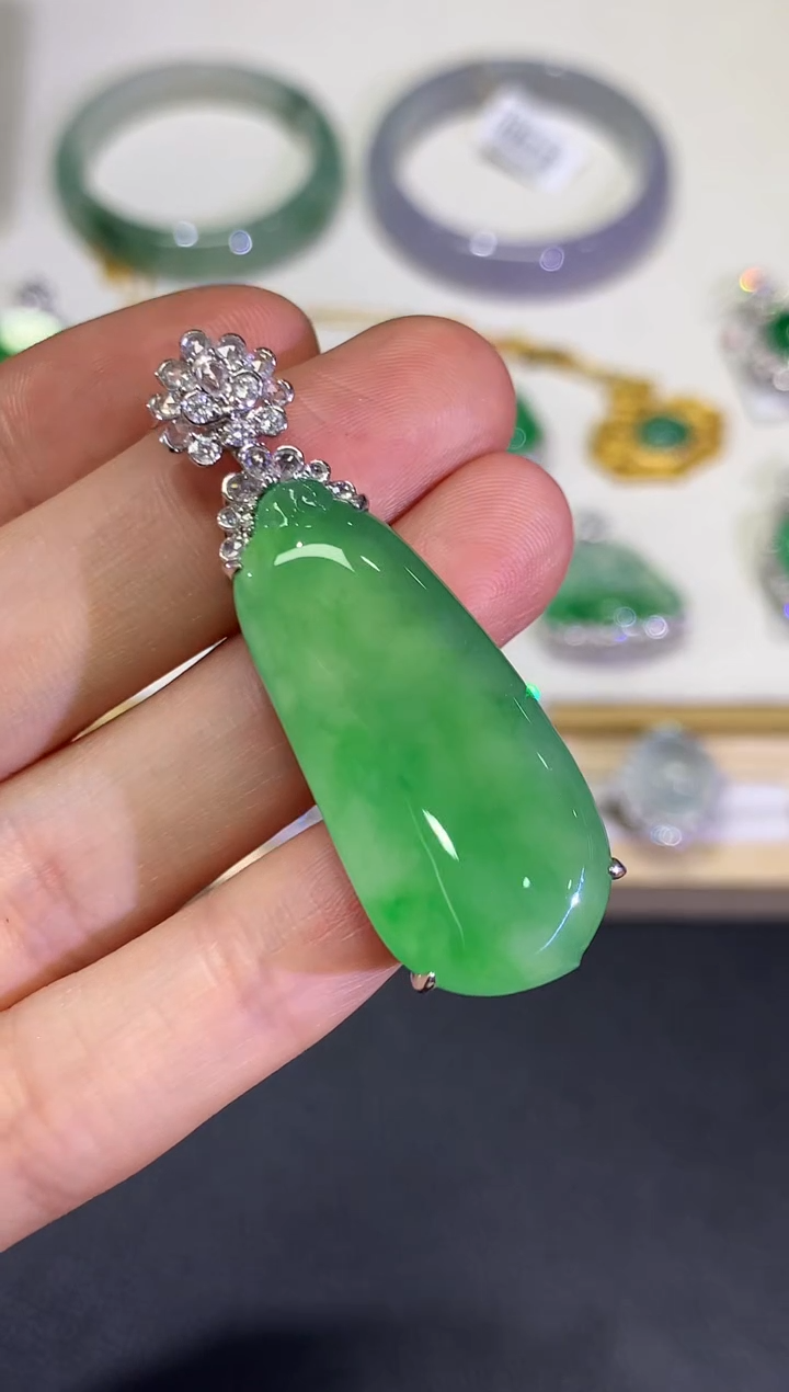 【闪购商品】翡翠颈饰18K金镶嵌团购67