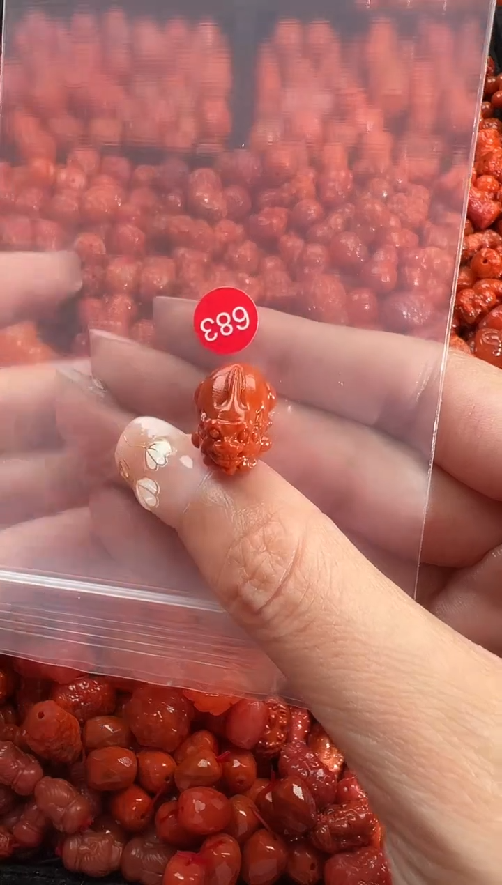 颈饰未镶嵌南红玛瑙1