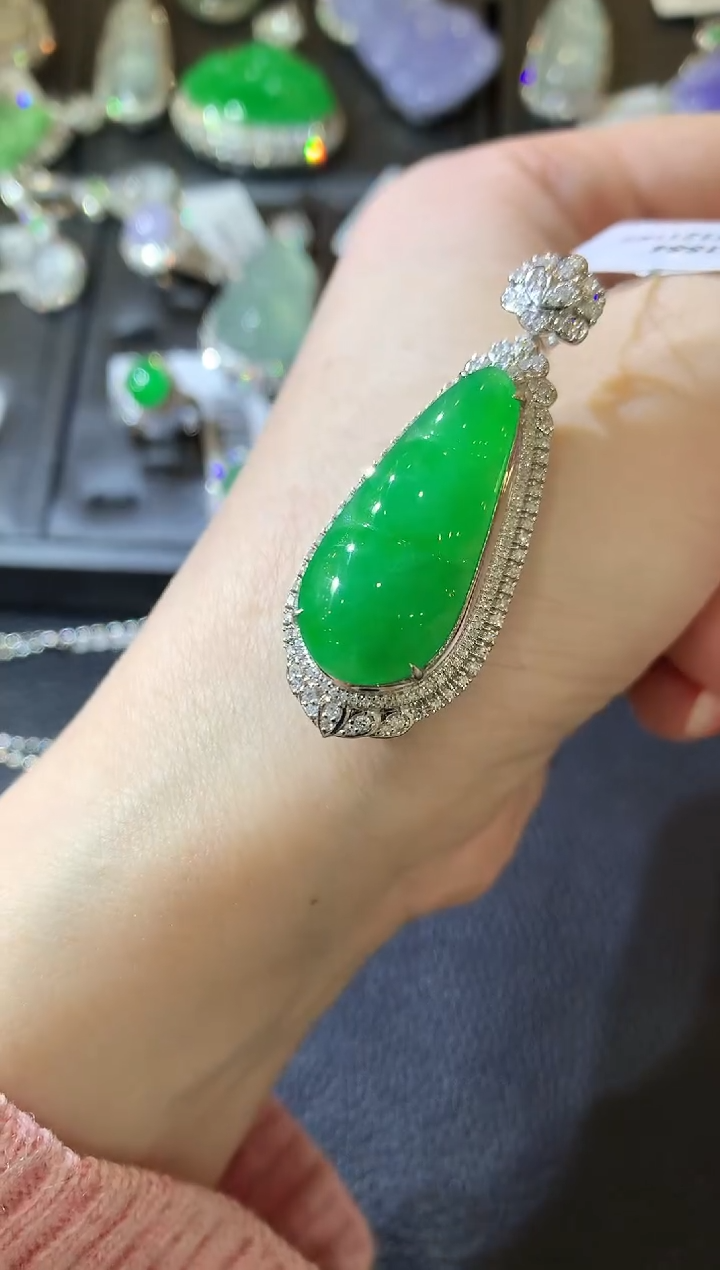 【闪购商品】翡翠吊坠(不含链)18K金镶嵌W49 