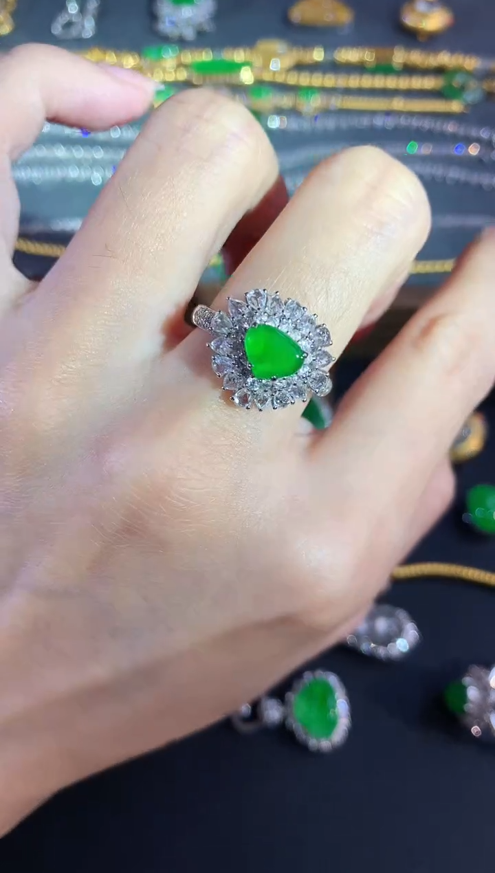 18K金镶嵌戒指翡翠292|