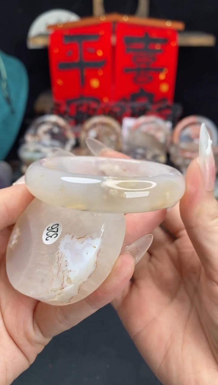 【闪购商品】石英质玉手镯（圆镯）未镶嵌55