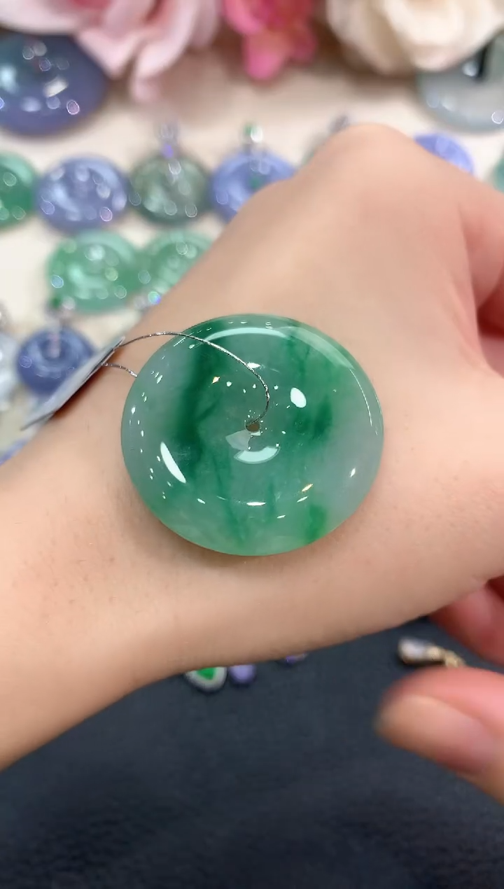 吊坠(不含链)18K金镶嵌翡翠冬日珠宝Q49