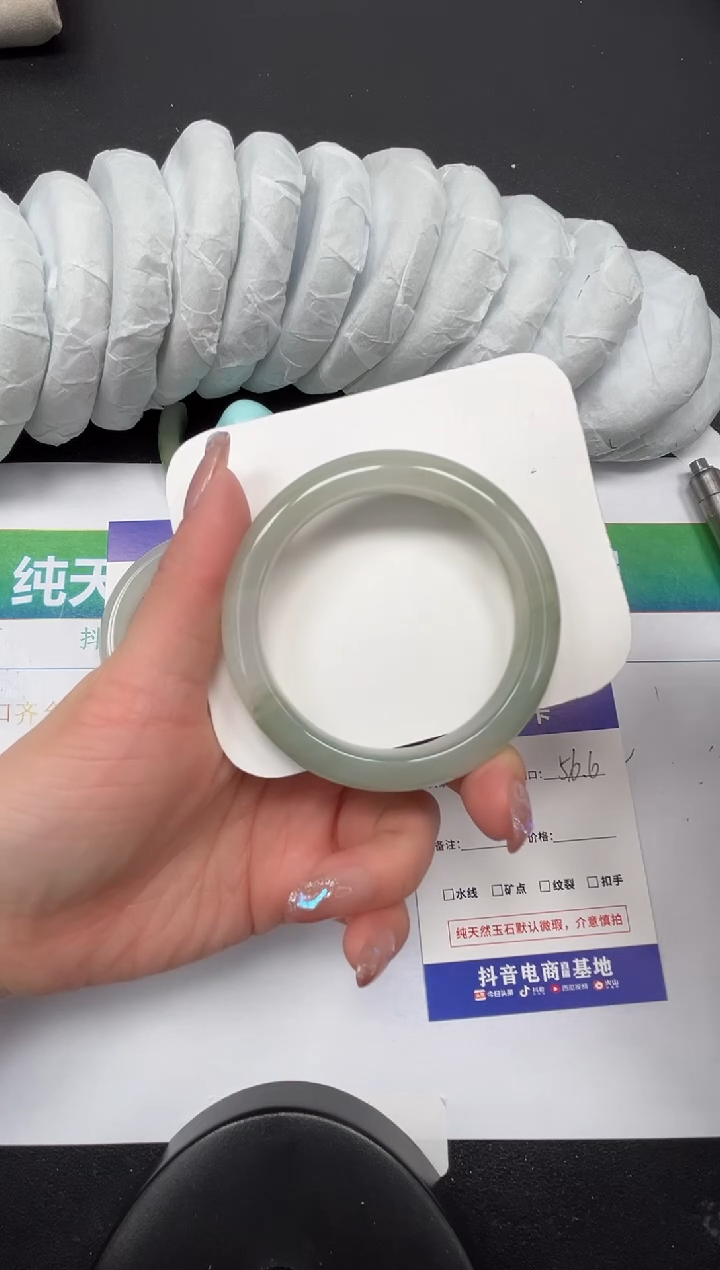 【闪购商品】石英质玉手镯未镶嵌302-56.6