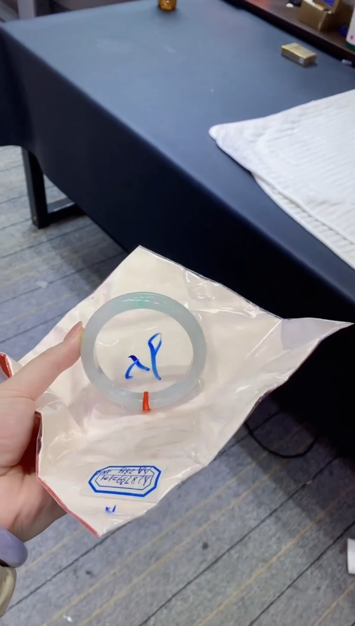 【闪购商品】翡翠手镯未镶嵌11111111