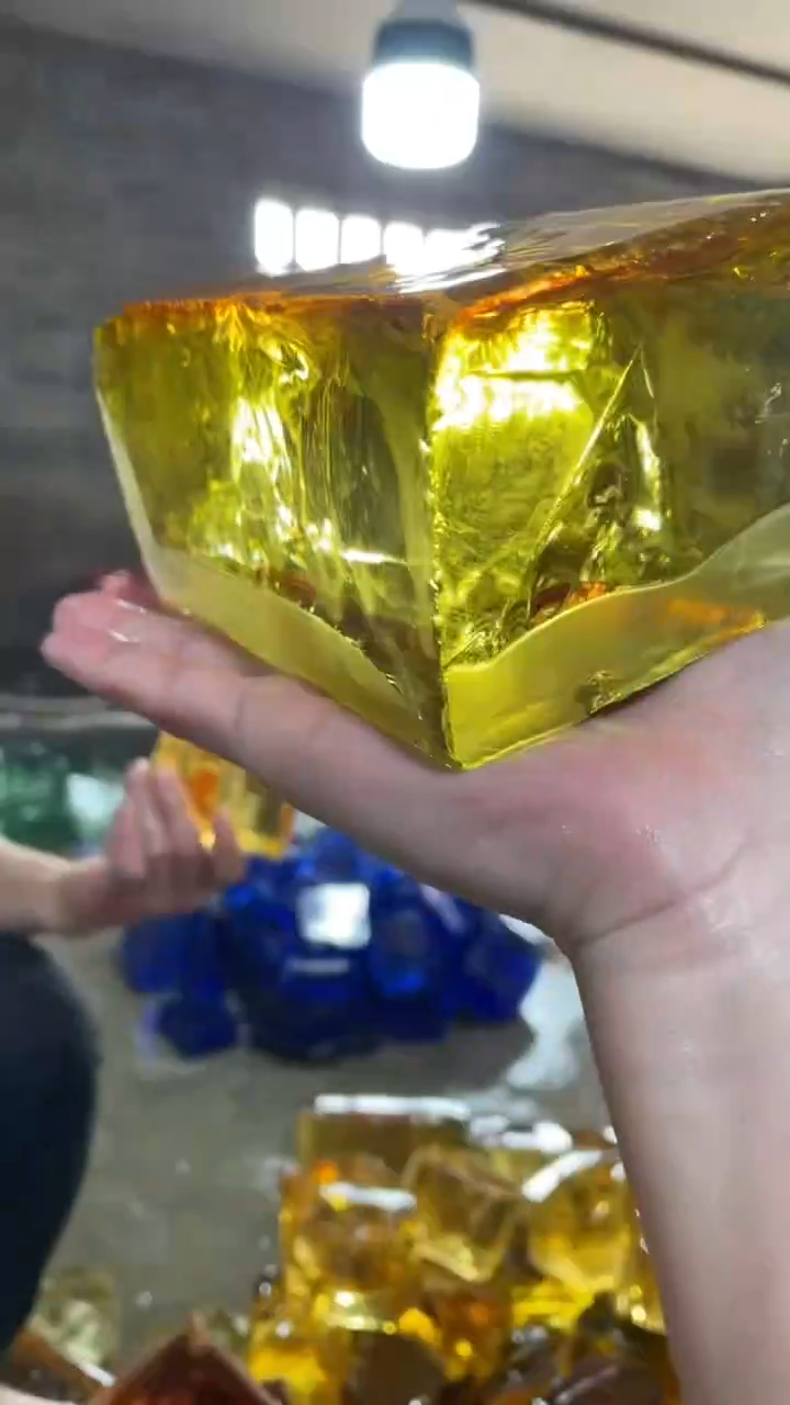 新疆五彩石原石摆件