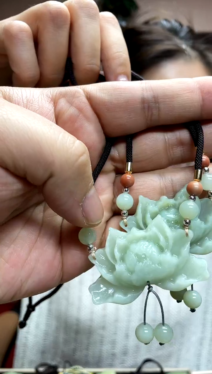 【闪购商品】玛瑙/玉髓吊坠未镶嵌多样性发货其中一件