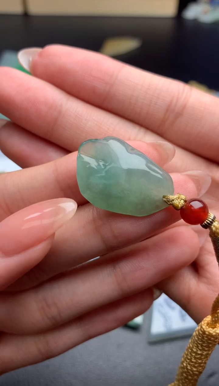 【闪购商品】翡翠吊坠(不含链)18K金镶嵌净货